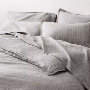 Crate & Barrel King 100% Linen Pinstripe Duvet Cover with 4 Pillow Shams